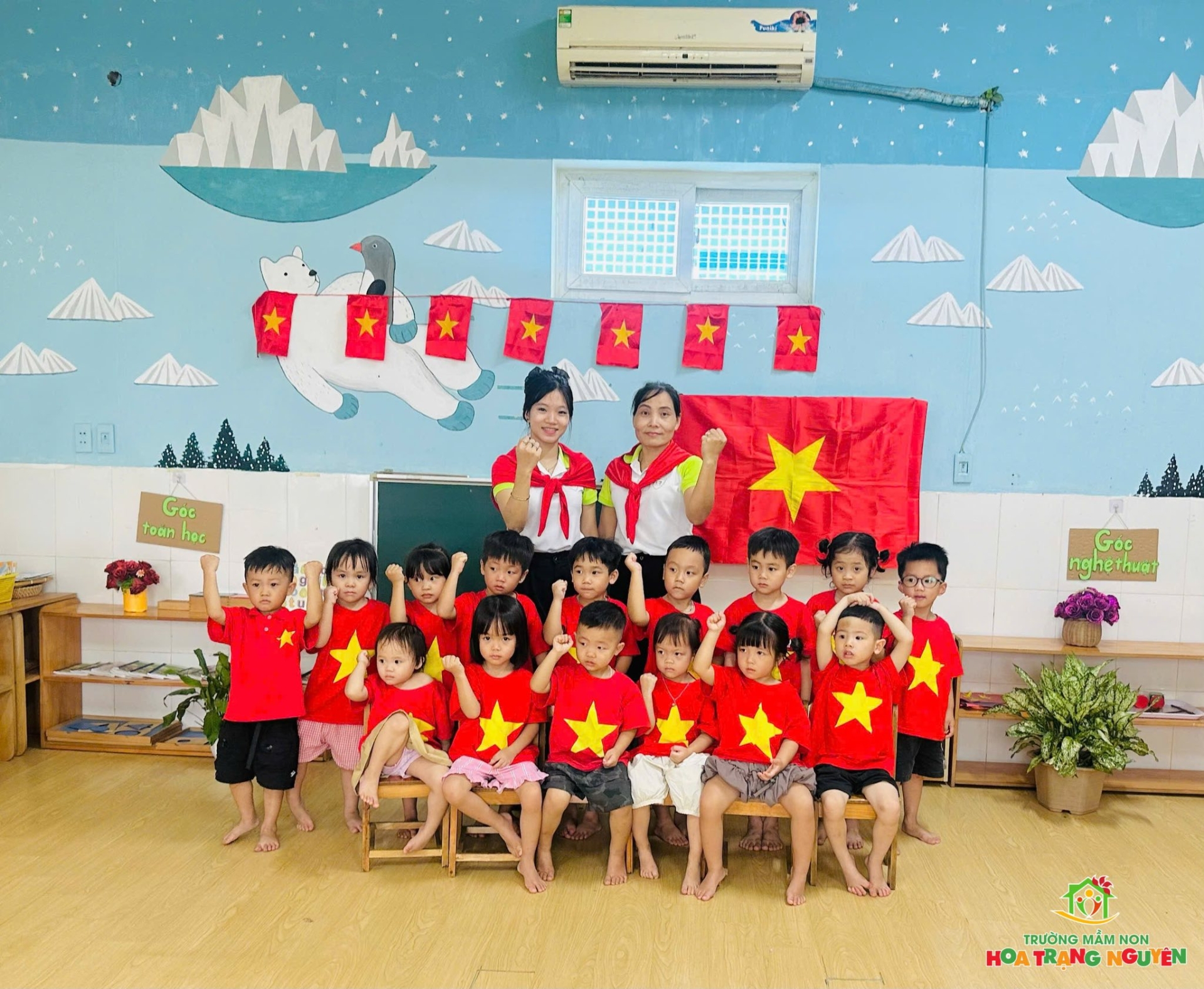 Rực rỡ sắc đỏ tự hào Việt Nam tại Hoa Trạng Nguyên